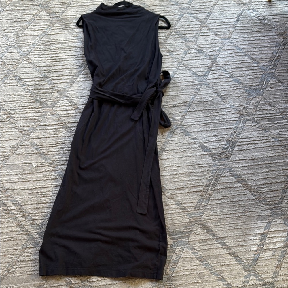 Velvet by Graham & Spencer black cotton sleeveless dress with pockets..